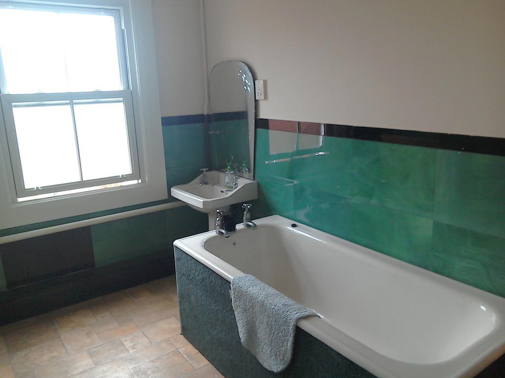 Station Hotel Hucknall Екстер'єр фото
